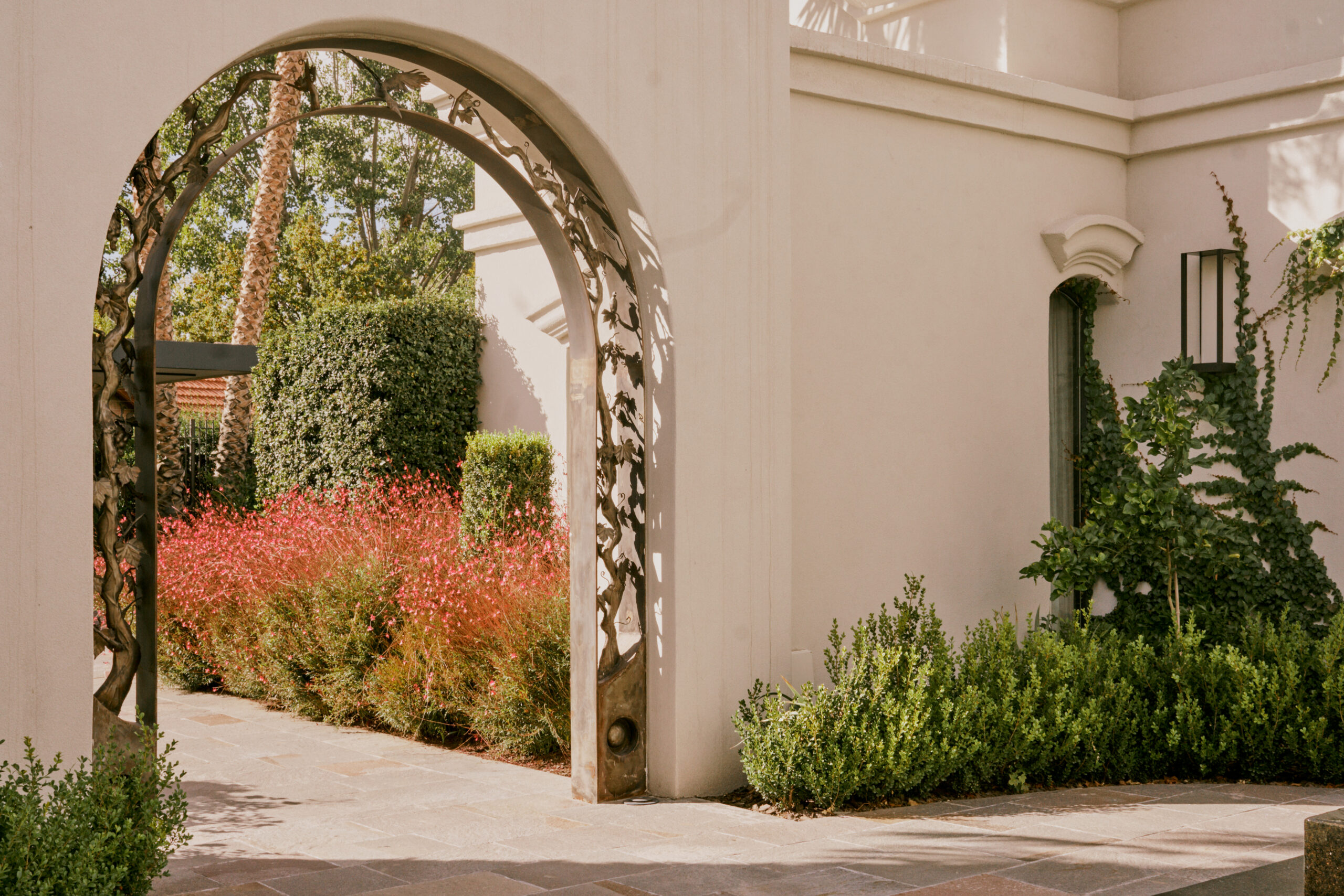 Opus Naturaleza Vendimial, a metal grapevine sculpture by Guillermo Rigattieri at the Winemaker's House